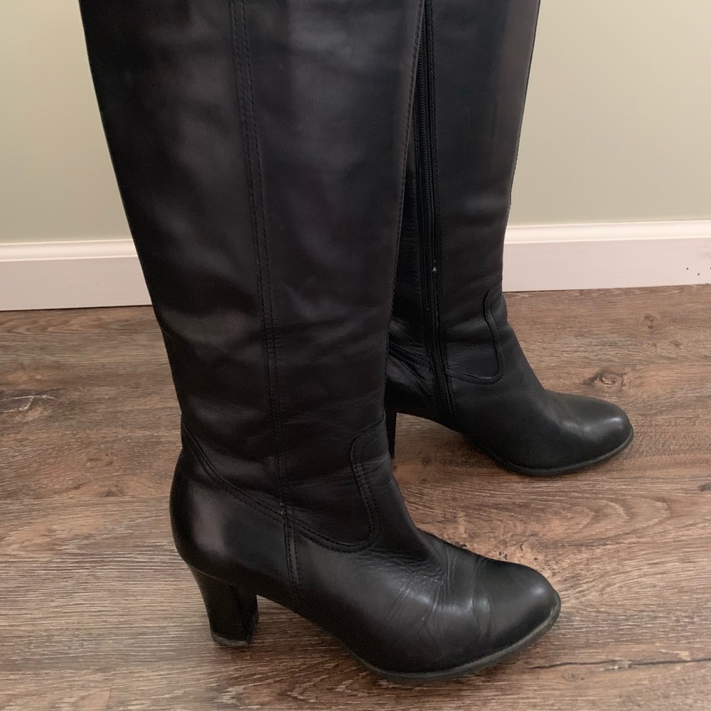 A.N.A Genuine Leather Women’s Size 9 Boots EUC 👢